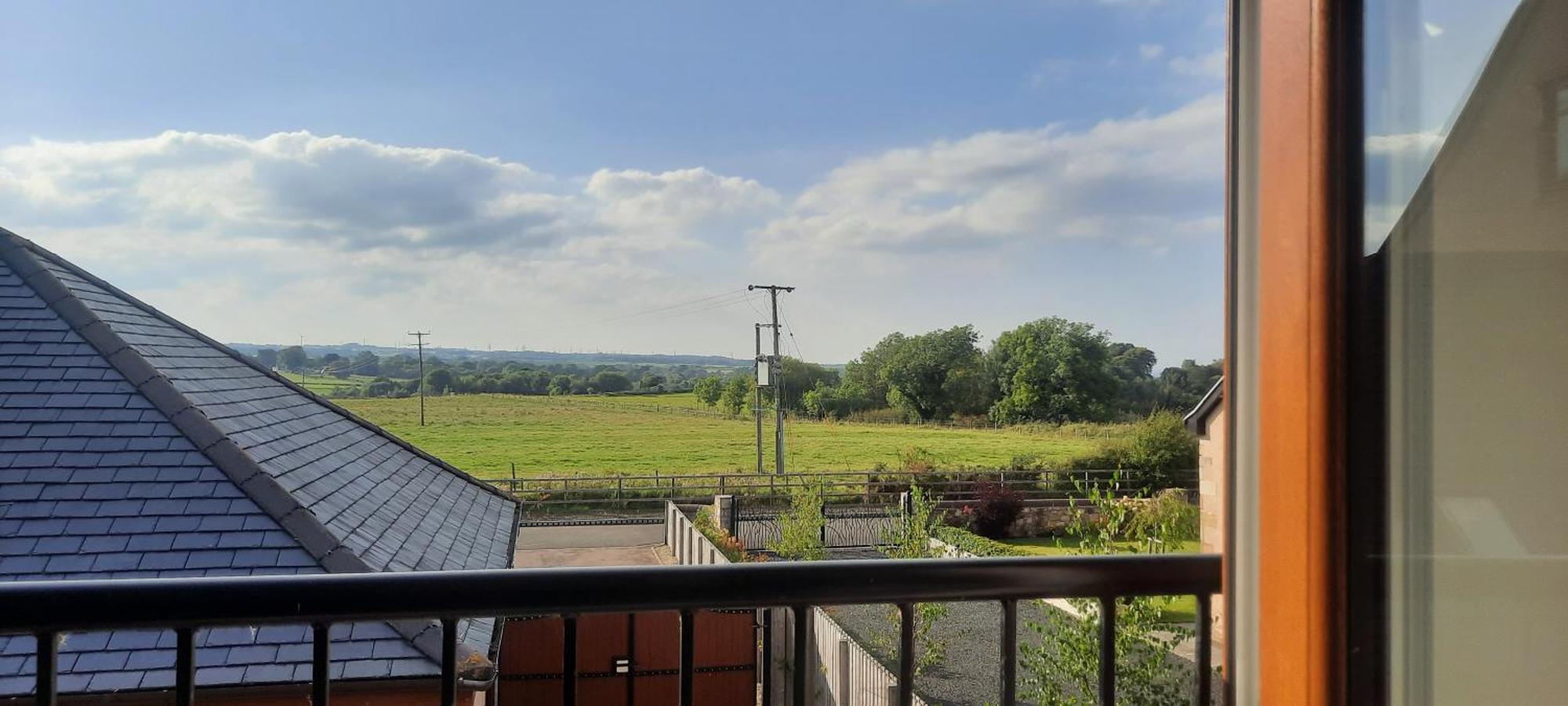 Lanarkshire Apartment- Views- Sleeps 4- Balcony Larkhall  Exterior foto